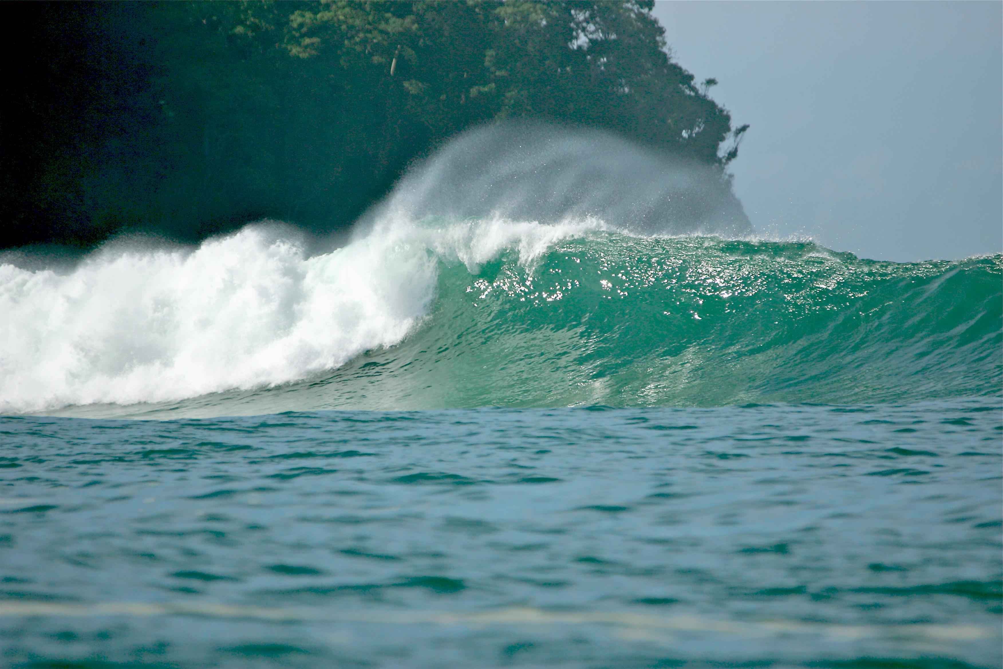 A day of surfing in Puntarenas