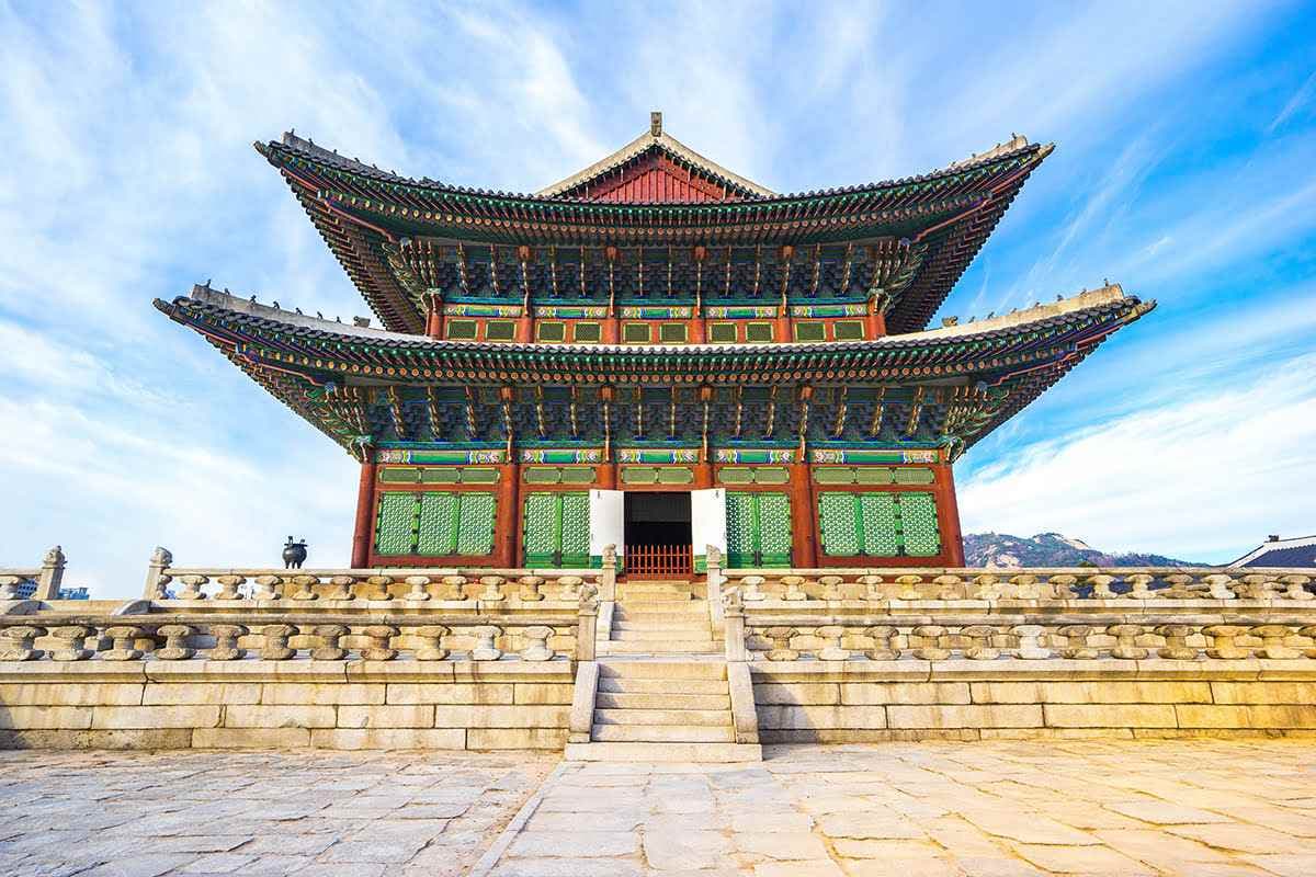 Visit Gyeongbokgung Palace
